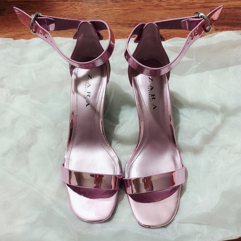 Zara ( medium-heeled sandal with buckle)